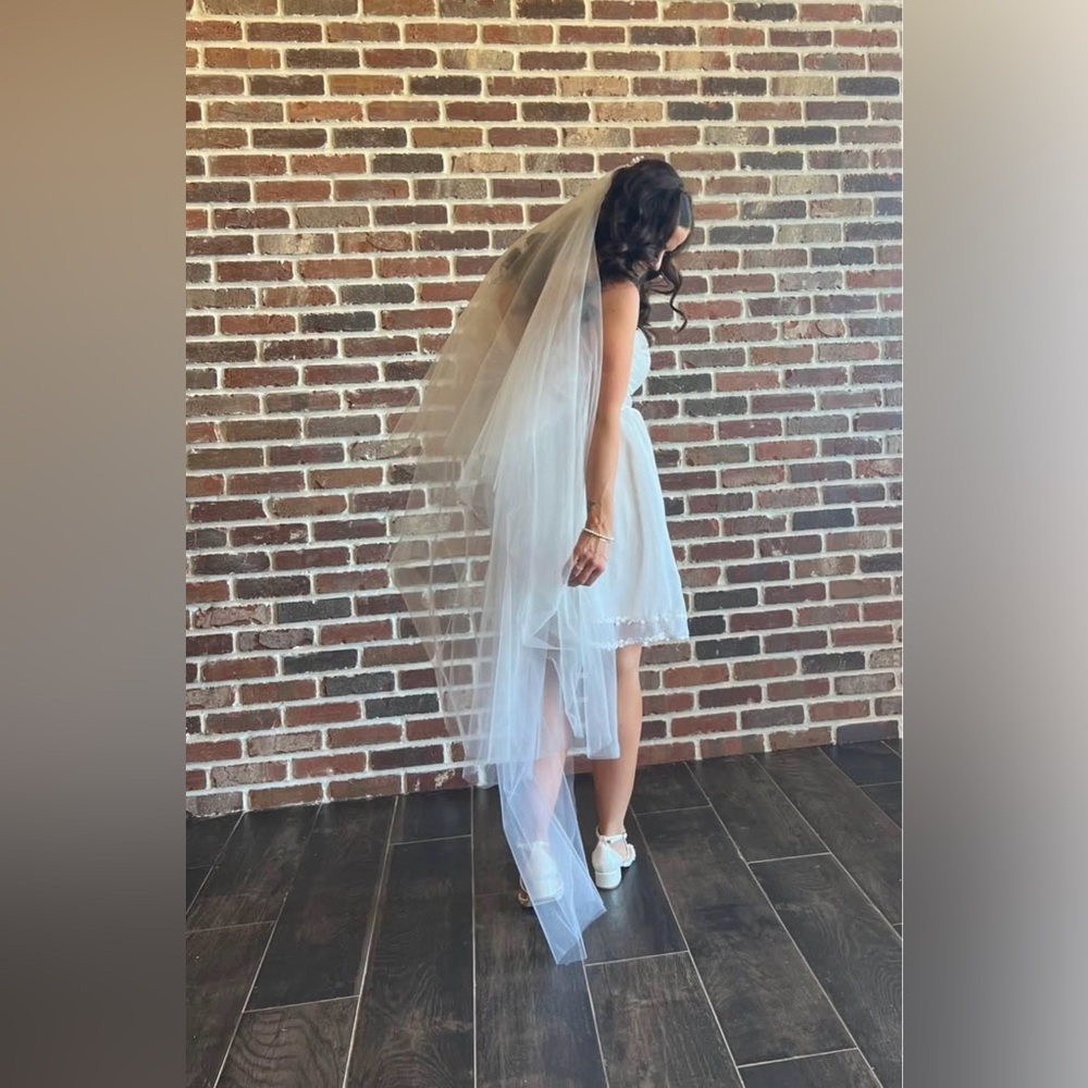 Elegant White Bridal Veil